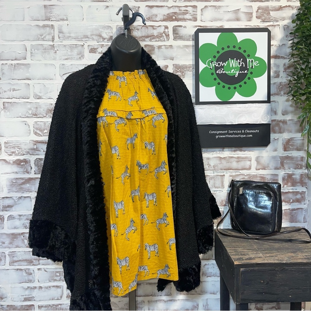 JM Collection Black Textured cape small